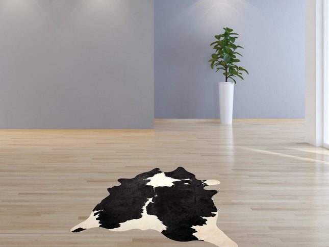 6' X 7' Black And White Cowhide Animal Print Area Rug