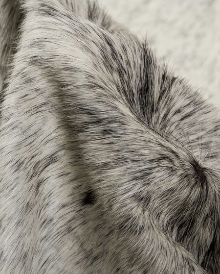 6' X 7' Gray Cowhide Hand Tufted Area Rug