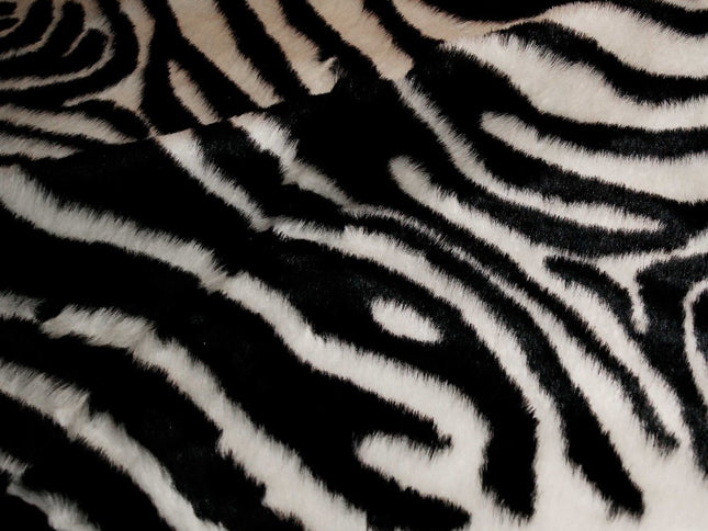 5' X 7' Black And White Faux Cowhide Zebra Print Area Rug