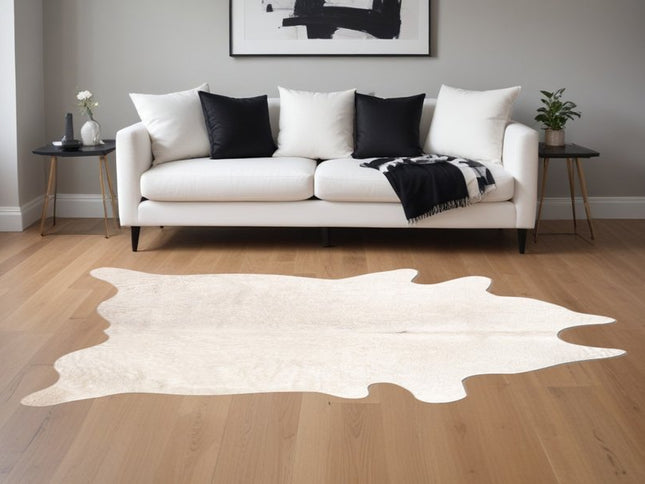 5' X 7' Off White Cowhide Cowhide Print Area Rug