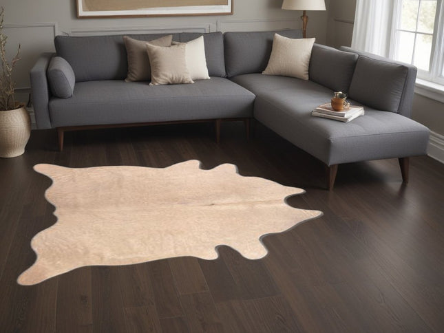 5' X 7' Black And Gold Cowhide Cowhide Print Area Rug