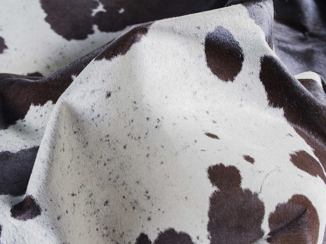 6' X 7' Black And White Cowhide Cowhide Print Area Rug