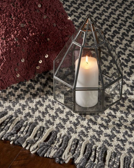 7' X 9' Gray and Ivory Wool Hand Woven Area Rug