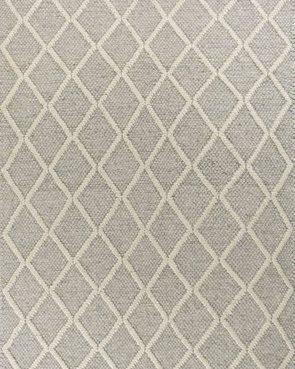 7' X 9' Gray And Ivory Wool Diamond Hand Woven Area Rug