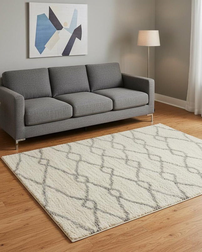 5' X 8' Ivory And Gray Chain Area Rug