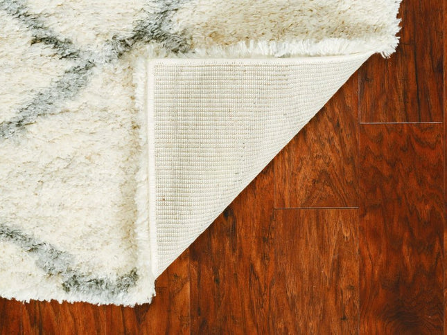 5' X 8' Ivory And Gray Chain Area Rug