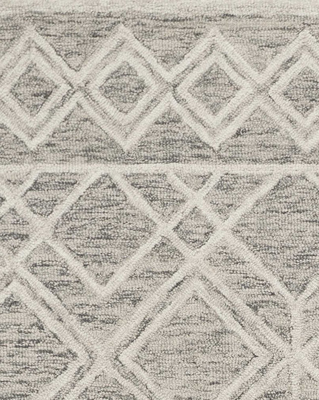 5' X 7' Sand Beige And Ivory Wool Geometric Hand Hooked Area Rug