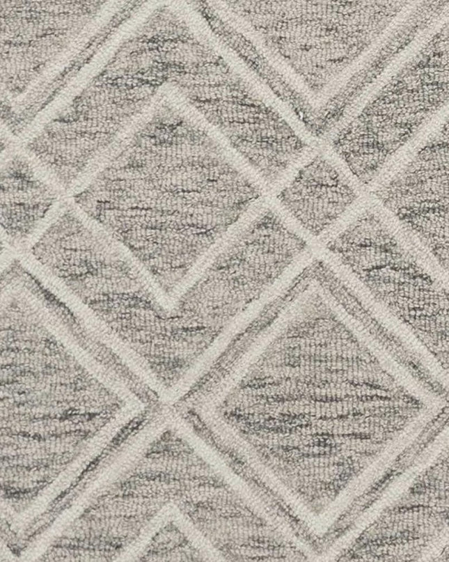5' X 7' Sand Beige And Ivory Wool Geometric Hand Hooked Area Rug