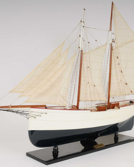 7" X 38" X 29" Wanderbird