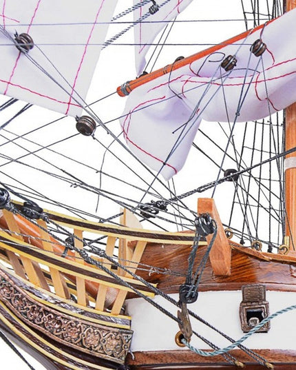 9.25" X 29" X 26" Uss Constellation