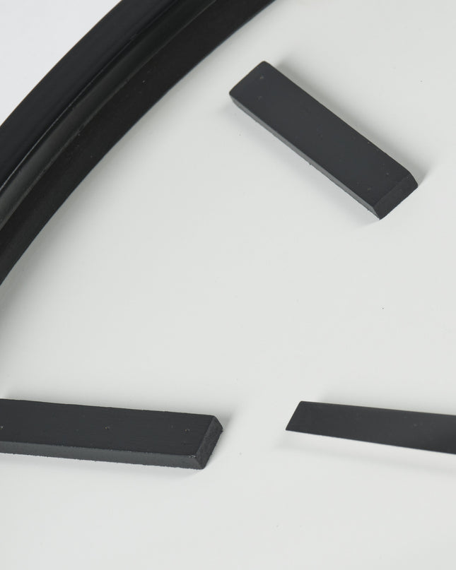 24" Round Large Modern Wall Clock With White Face And Non-Numarical Number