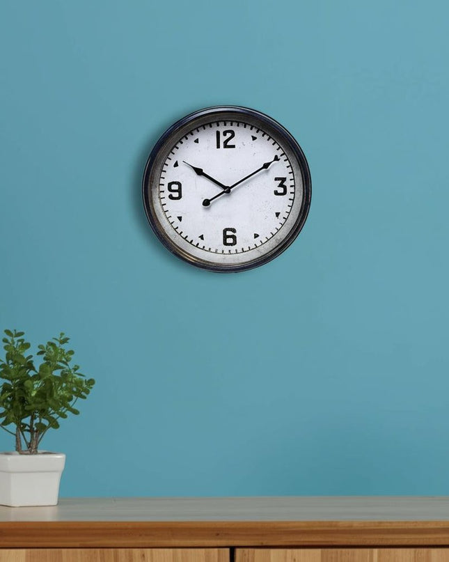 16" Circle Blue Glass Analog Wall Clock