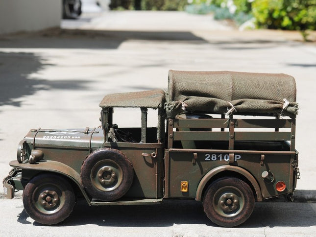 c1941 30 CWT Chevrolet 1533X2 Sculpture