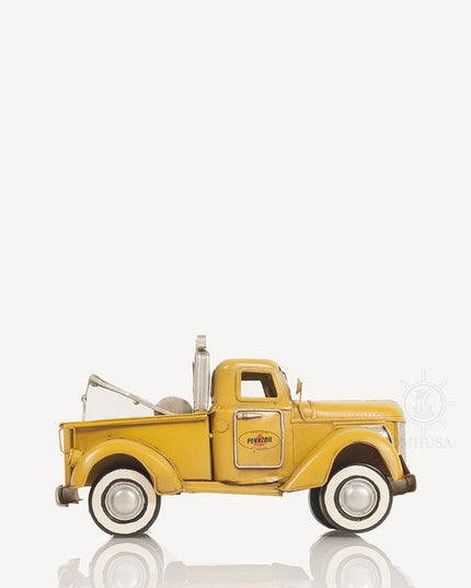 c1926 Pennzoil Tow Truck Yellow Model Sculpture