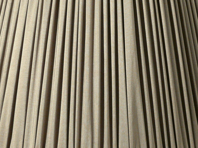 18" Ash Slanted Pleated Tafetta Lampshade
