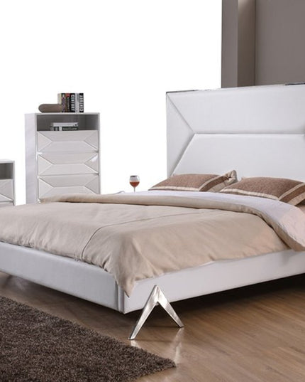 61" White Manufactured Wood Four Drawer Double Dresser