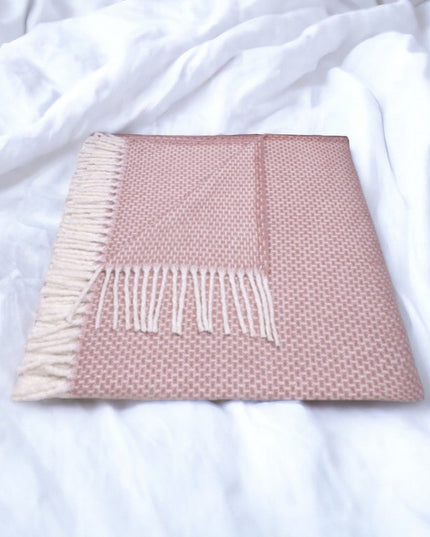 Soft Dusty Rose Links Pattern Throw Blanket