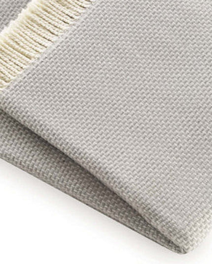 Soft Light Gray Links Pattern Throw Blanket