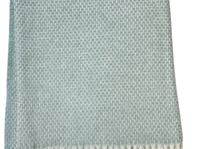 Soft Sky Blue Links Pattern Throw Blanket