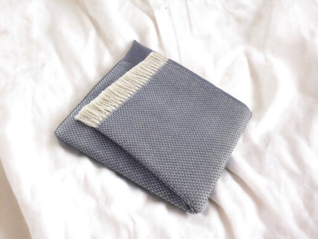 Soft Slate Gray Links Pattern Throw Blanket