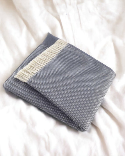 Soft Slate Gray Links Pattern Throw Blanket