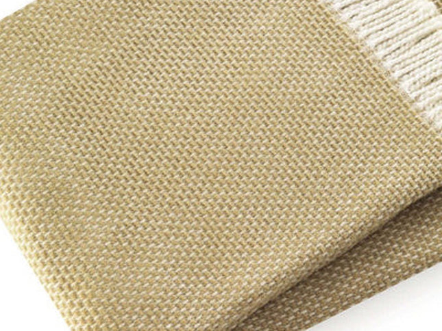 Soft Yellow Stone Links Pattern Throw Blanket