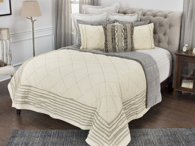 Ivory Geometric King Kantha Stitch Quilt With Shams