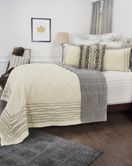 Ivory Geometric King Kantha Stitch Quilt With Shams