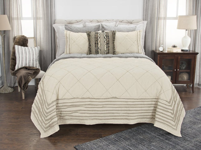 Ivory Geometric Queen Quilt