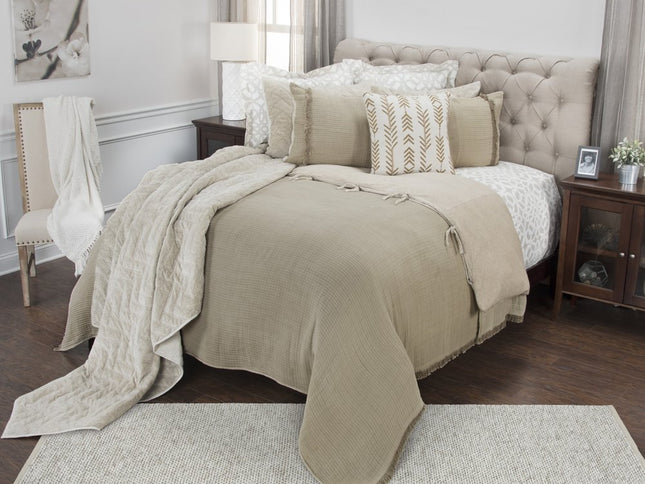 Natural Checkered Queen Quilt