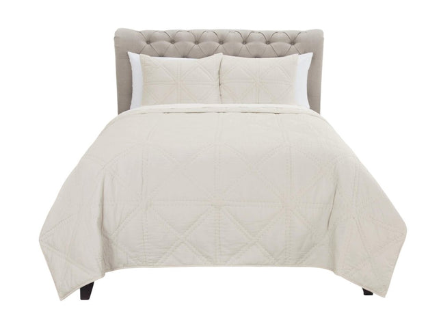 Set of Three Ivory Geometric King Quilt