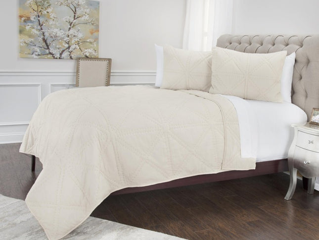 Set of Three Ivory Geometric King Quilt