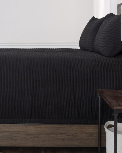 Black Geometric Queen Quilt