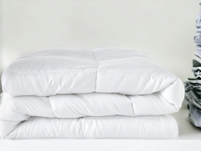 White Queen Microfiber Washable Microfiber Down Alternative Comforter