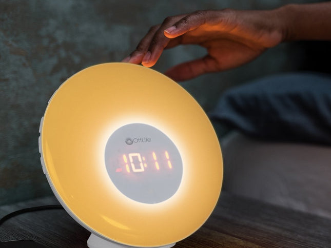 7" White Round LED Desk Lamp With USB