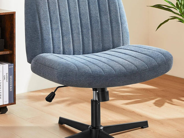 19" Black Tufted Swivel Lounge Chair