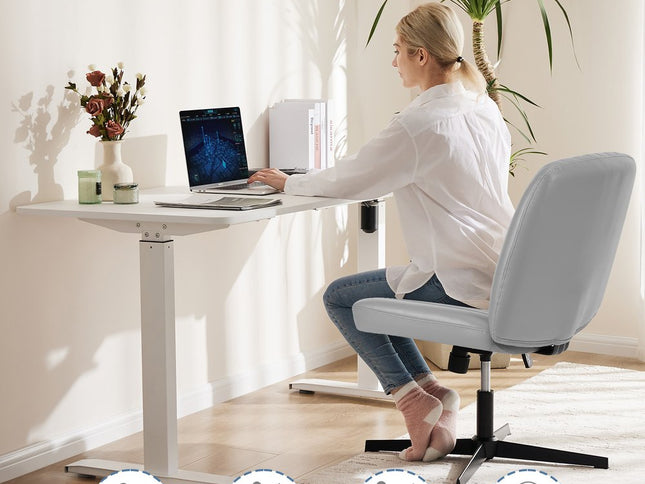 19" Black Tufted Swivel Lounge Chair