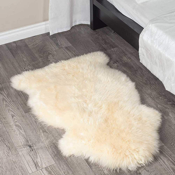 White 2' x 3' Natural Sheepskin Fur Area Rug