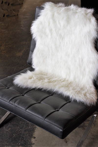 24" x 36" x 1.5" Off White Sheepskin Faux Fur Single - Area Rug