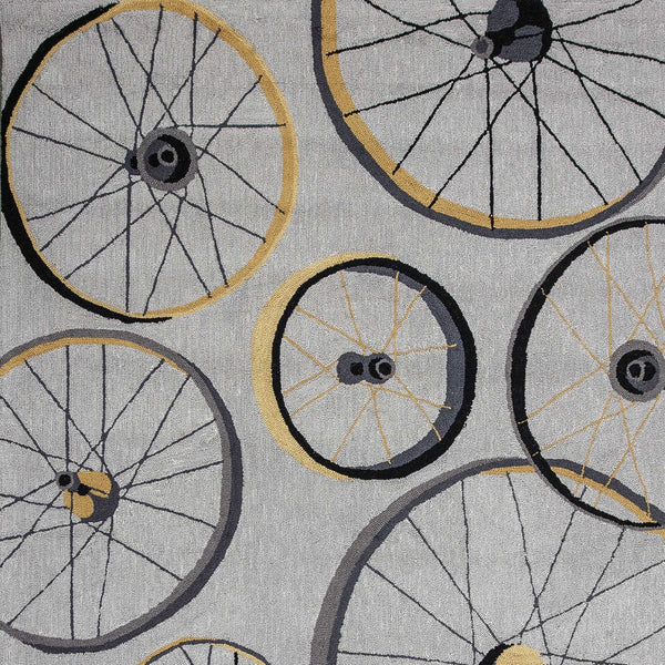 2'x4' Grey Hand Hooked Wheels Indoor Accent Rug