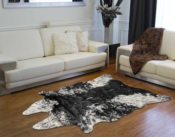 0.8" x 90" x 63" Acrylic Plush Polyester S&amp;P Black White Rug