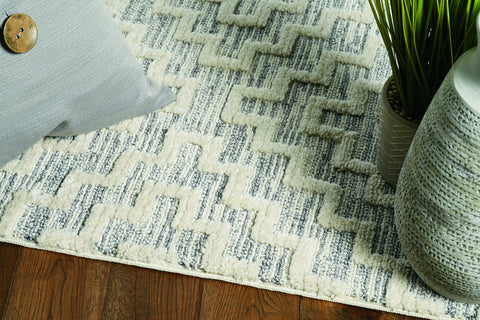 3' x 5' Ivory Grey Zigzag Diamonds Area Rug with Fringe