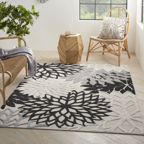 4’ x 6’ Black Gray White Indoor Outdoor Area Rug