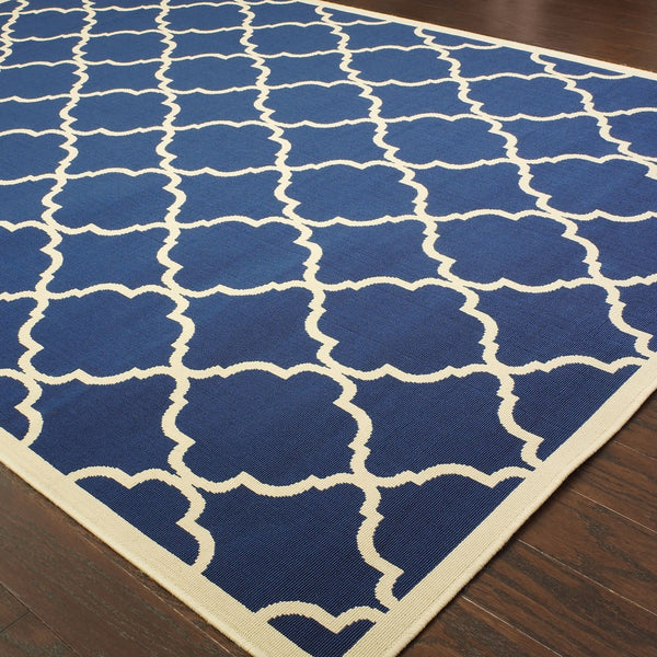 7’x10’ Blue and Ivory Trellis Indoor Outdoor Area Rug