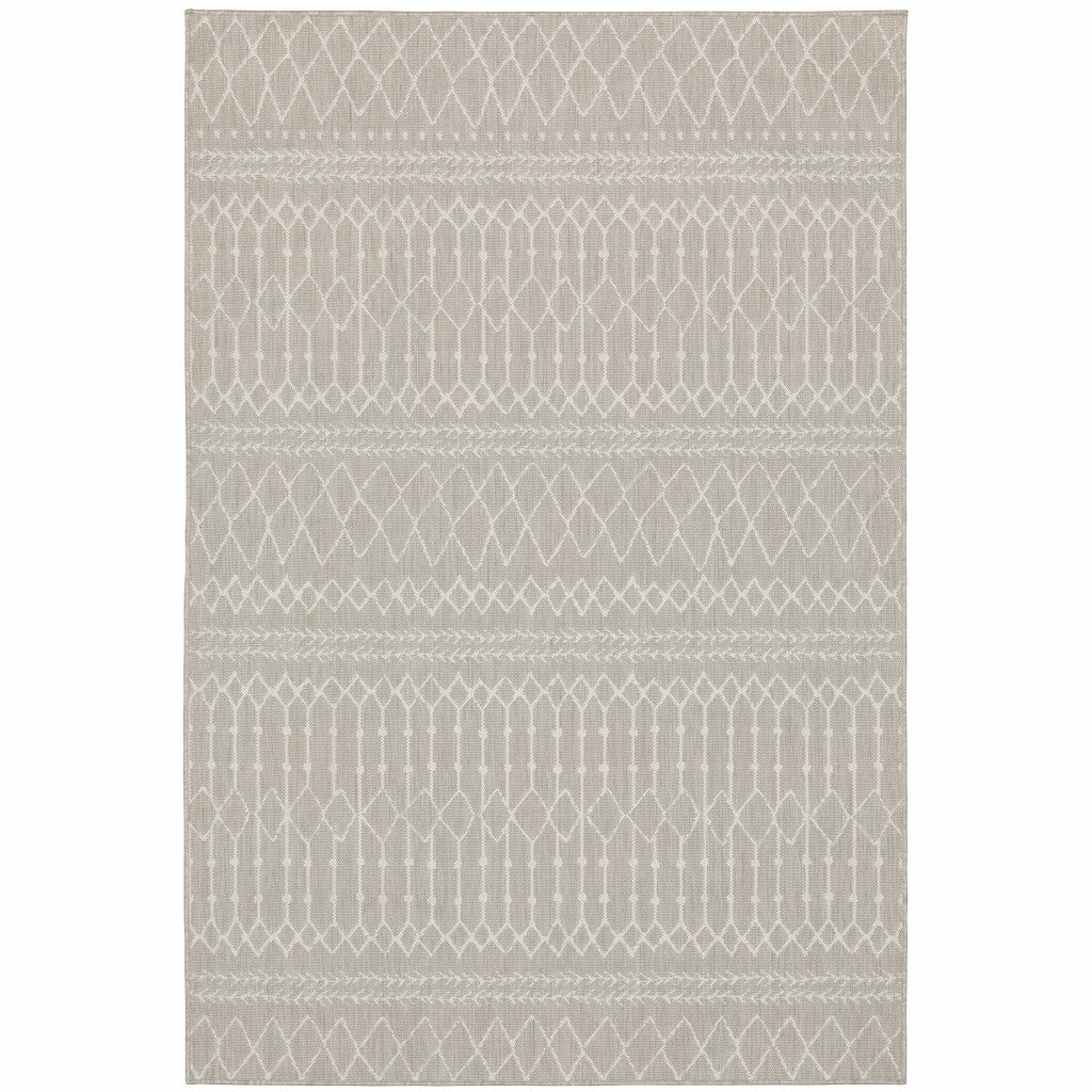 7’x9’ Gray and Ivory Geometric Indoor Outdoor Area Rug