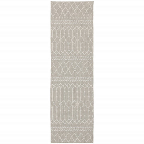 2’x7’ Gray and Ivory Geometric Indoor Outdoor Runner Rug