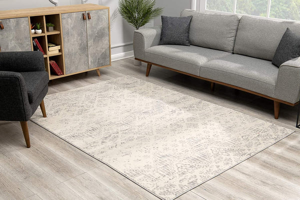 4’ x 6’ Ivory Distressed Ikat Pattern Area Rug