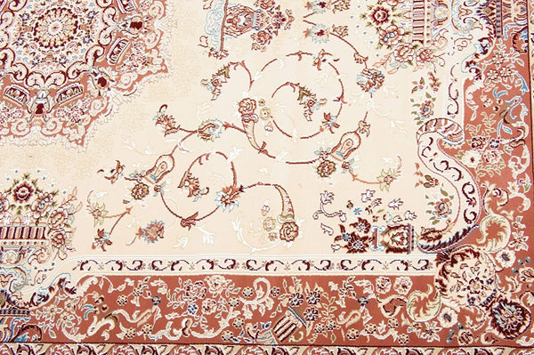 4’ x 6’ Cream Rose Traditional Pattern Area Rug