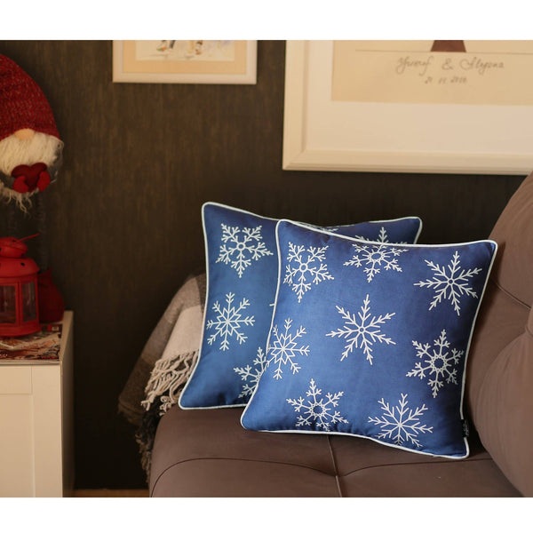 Set of 2 Blue and White Snowflakes Throw Pillows